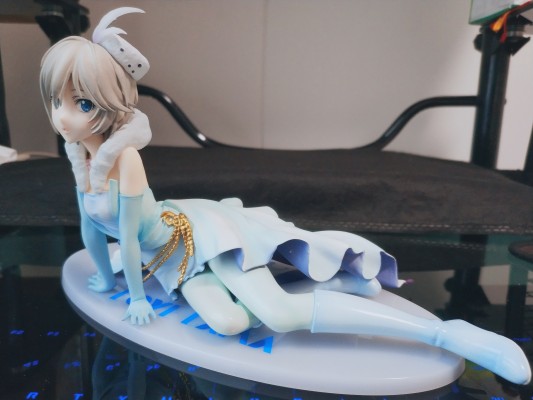 偶像大师 灰姑娘女孩 	安娜斯塔西娅 LOVE LAIKA Ver.