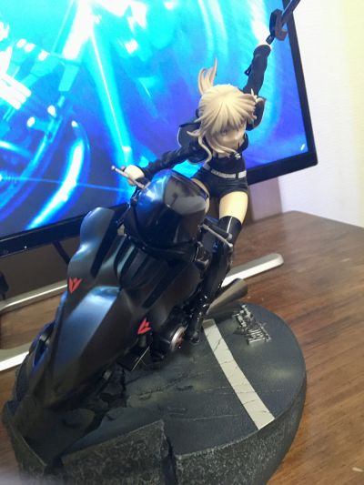 命运-冠位指定 剑士-阿尔托莉雅·潘德拉贡（Alter） 与 黑甲骑兵