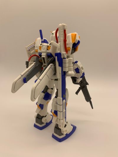 MG 1/100 机动战士高达  RX-78-4 高达4号机