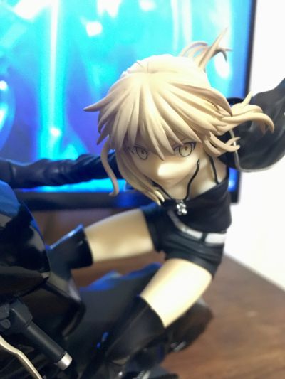 命运-冠位指定 剑士-阿尔托莉雅·潘德拉贡（Alter） 与 黑甲骑兵