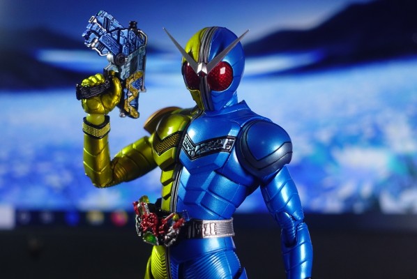 S.H.Figuarts(真骨雕制法) 假面骑士双骑 疾风王牌形态