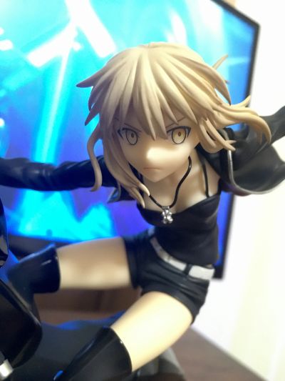 命运-冠位指定 剑士-阿尔托莉雅·潘德拉贡（Alter） 与 黑甲骑兵