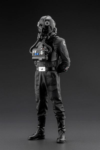ARTFX+  星球大战：新希望 钛战机驾驶员
