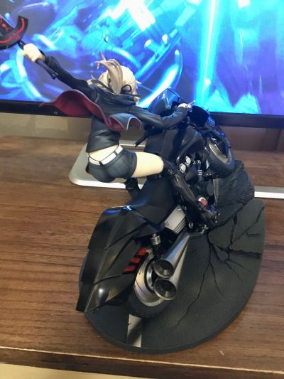 命运-冠位指定 剑士-阿尔托莉雅·潘德拉贡（Alter） 与 黑甲骑兵