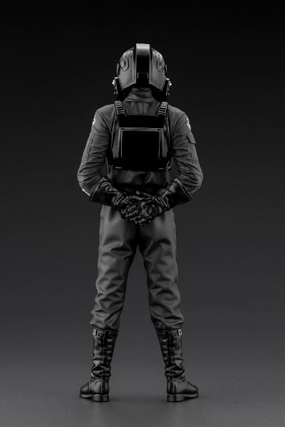 ARTFX+  星球大战：新希望 钛战机驾驶员