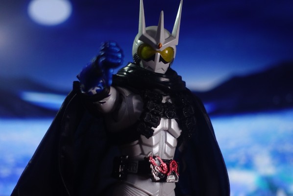 S.H.Figuarts(真骨雕制法) 假面骑士双骑 疾风王牌形态