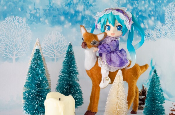 粘土人 #339b 初音未来 泳装Ver. 全家便利店 颜色