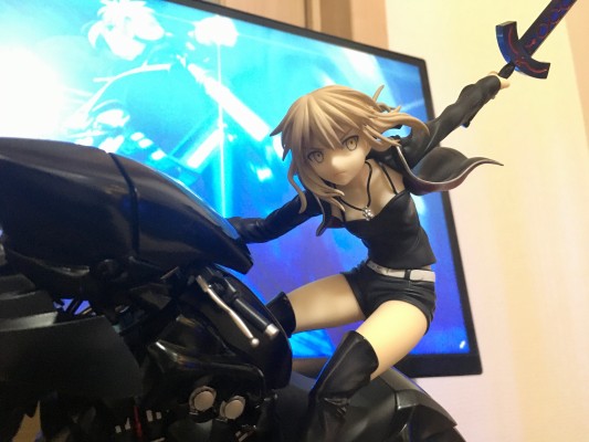 命运-冠位指定 剑士-阿尔托莉雅·潘德拉贡（Alter） 与 黑甲骑兵