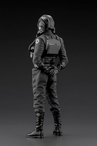 ARTFX+  星球大战：新希望 钛战机驾驶员