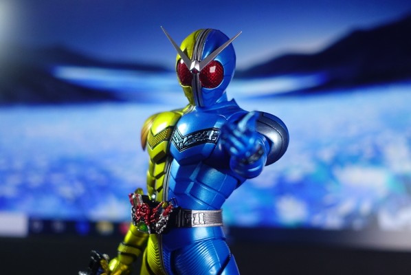 S.H.Figuarts(真骨雕制法)  假面骑士双骑 月神扳机形态