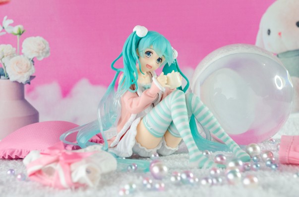 粘土人 #339b 初音未来 泳装Ver. 全家便利店 颜色