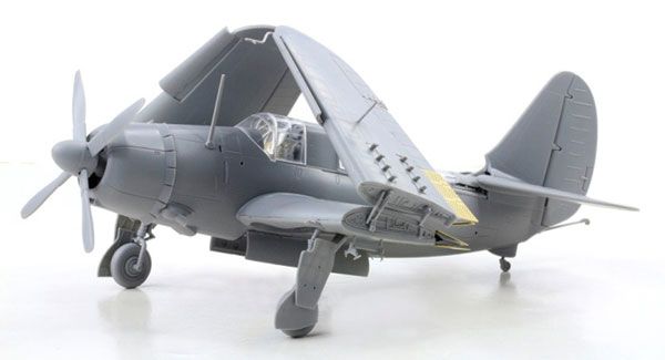 1/72 WW.II 美军 柯蒂斯 SB2C 俯冲轰炸机 (SB2C-4/SB2C-3/A-25A-CS) 3 in 1 套件