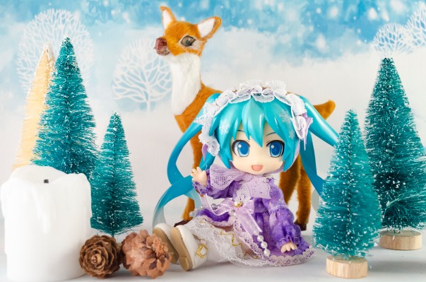 粘土人 #339b 初音未来 泳装Ver. 全家便利店 颜色