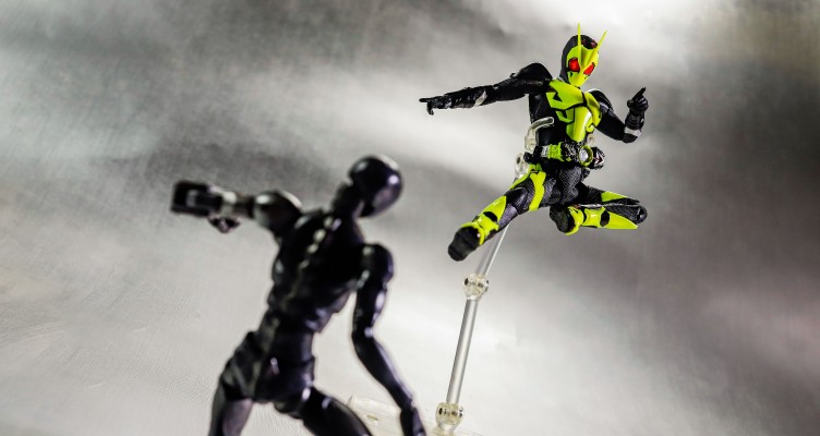 S.H.Figuarts 假面骑士零一 假面骑士零一 高跃飞蝗