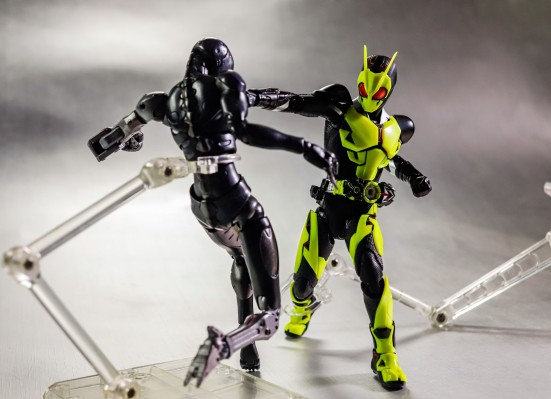 S.H.Figuarts 假面骑士零一 假面骑士零一 高跃飞蝗