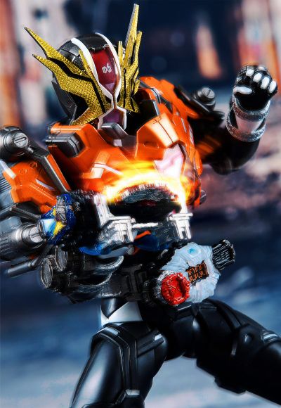 S.H.Figuarts 假面骑士：时王 假面骑士复活者盖茨 真正的救世主套装