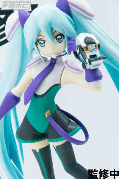 新干线变形机器人 进化利恩 极致奖品 发音未来 驾驶服