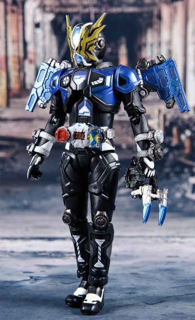 S.H.Figuarts 假面骑士：时王 假面骑士复活者盖茨 真正的救世主套装