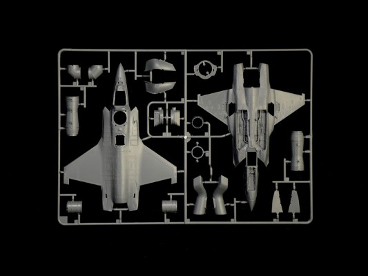 1425 1/72 F-35B闪电II；田宫37192