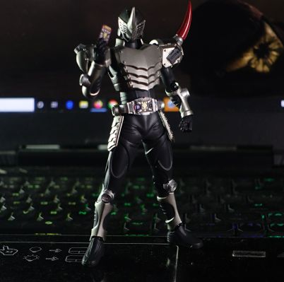 figma #SP-25 カメンRider 龙骑士 仮面Riderト拉丝特 
