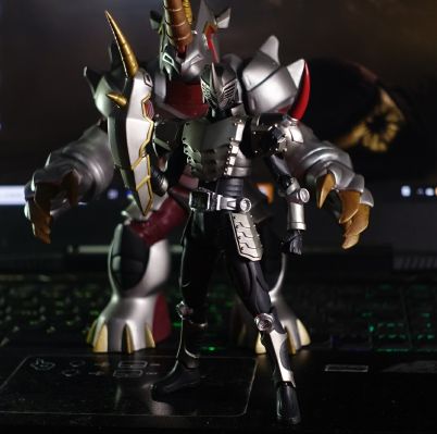 figma #SP-25 カメンRider 龙骑士 仮面Riderト拉丝特 