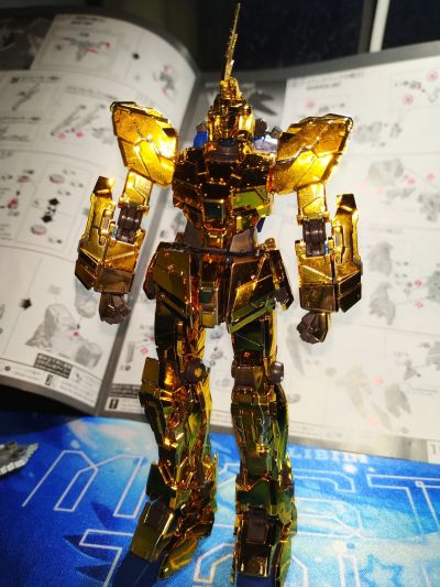 RG 1/144 独角兽高达三号机凤凰（机动战士高达NT版）