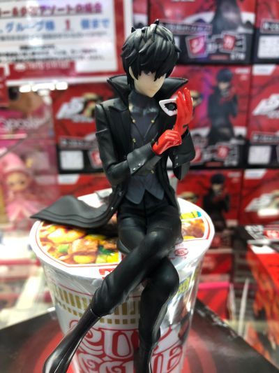 压泡面手办 女神异闻录5皇家版 主人公 雨宫莲