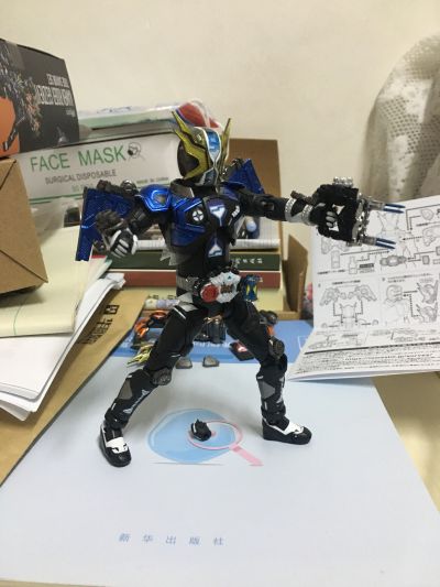 S.H.Figuarts 假面骑士：时王 假面骑士复活者盖茨 真正的救世主套装
