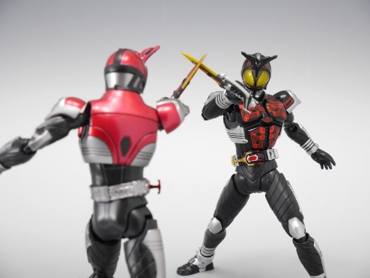 S.H.Figuarts(真骨雕制法) 假面骑士甲斗王 骑士形态