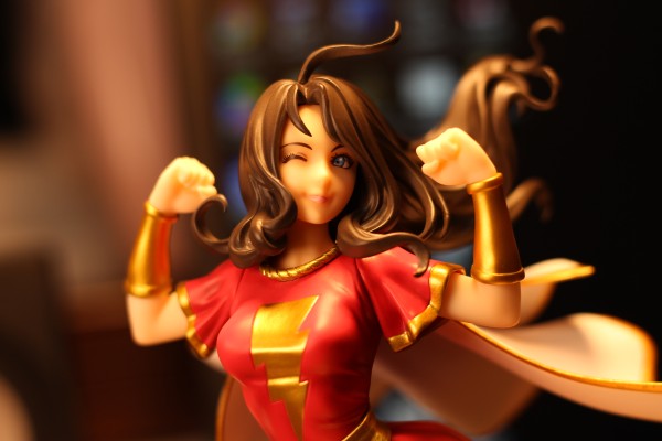 美少女雕像 正义联盟 神奇玛丽