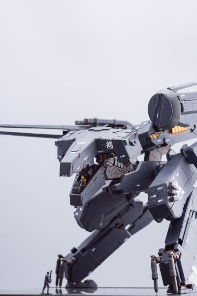 潜龙谍影 暴龙核武机甲  黑色