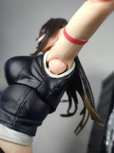 PlayArts改 FINAL FANTASY VII ADVENT CHILDREN 蒂法・洛克哈特