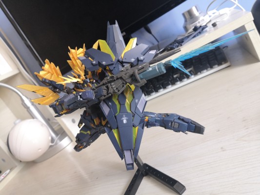 27 RG 1/144 独角兽高达2号机 报丧女妖·命运女神