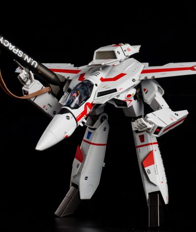 DX超合金 超时空要塞 VF-1J 女武神（一条辉机）