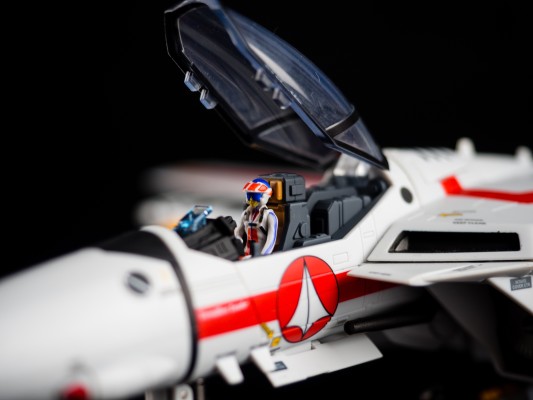 DX超合金 超时空要塞 VF-1J 女武神（一条辉机）