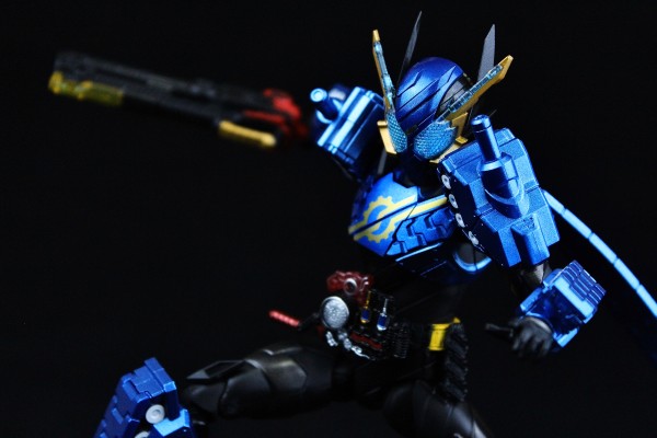 S.H.Figuarts 假面骑士：创骑 假面骑士创骑 双坦形态