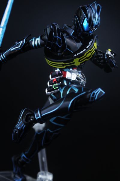 S.H.Figuarts 剧场版 假面骑士驰骑: SURPRISE FUTURE 假面骑士影驰骑   次世代型