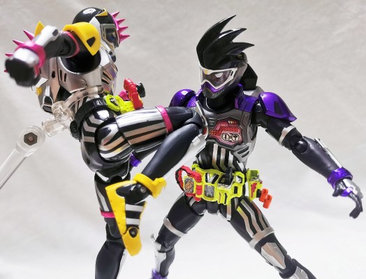 S.H.Figuarts 假面骑士：艾克赛德 假面骑士极速狂飙 摩托玩家 等级0