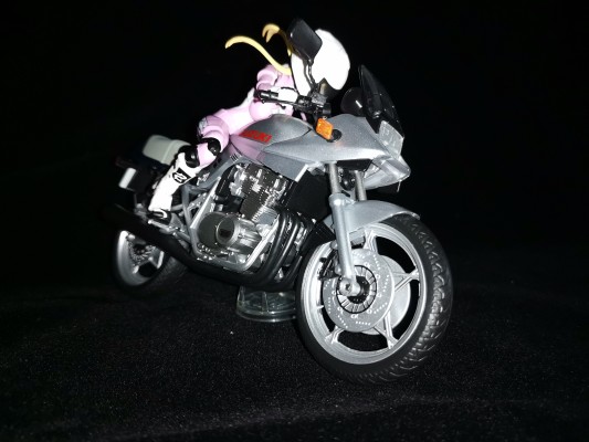 S.H.Figuarts 铃乃木凛（骑手套装）&GSX400S KATANA摩托车