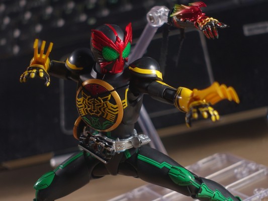 S.H.Figuarts(真骨雕制法) 假面骑士欧兹 假面骑士欧兹 鹰虎蝗联组