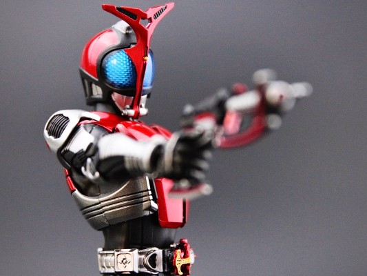 S.H.Figuarts(真骨雕制法) 假面骑士甲斗王 骑士形态