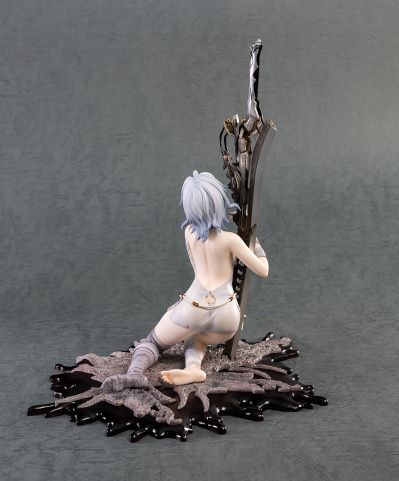 ARTFX J 噬血代码  依偎于剑的伊奥