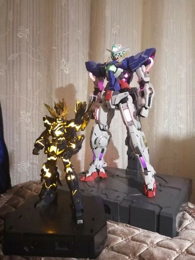 RG 1/144 高达基地专属商品 RX-0 独角兽高达二号机报丧女妖·命运女神（毁灭模式） （发光固态塑像）