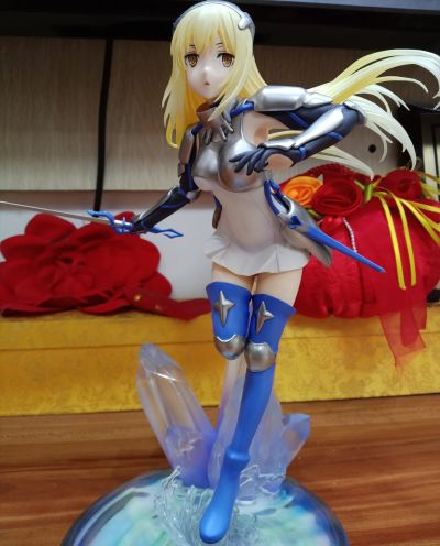 期待在地下城邂逅有错吗 外传 剑姬神圣谭 艾丝·华伦斯坦