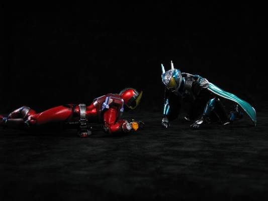 S.H.Figuarts 驰骑外传 假面骑士脑骑 假面骑士脑骑