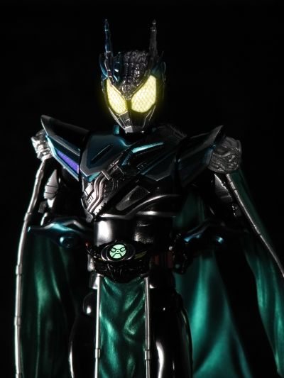 S.H.Figuarts 驰骑外传 假面骑士脑骑 假面骑士脑骑