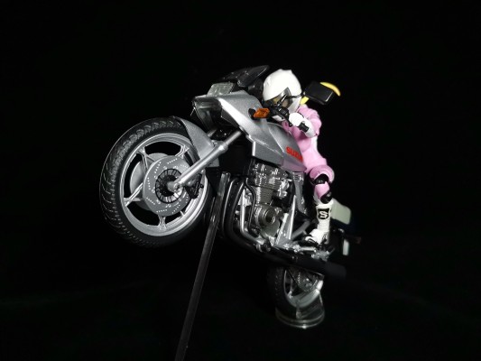 S.H.Figuarts 铃乃木凛（骑手套装）&GSX400S KATANA摩托车