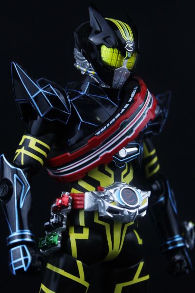 S.H.Figuarts 剧场版 假面骑士驰骑: SURPRISE FUTURE 假面骑士影驰骑   次世代型