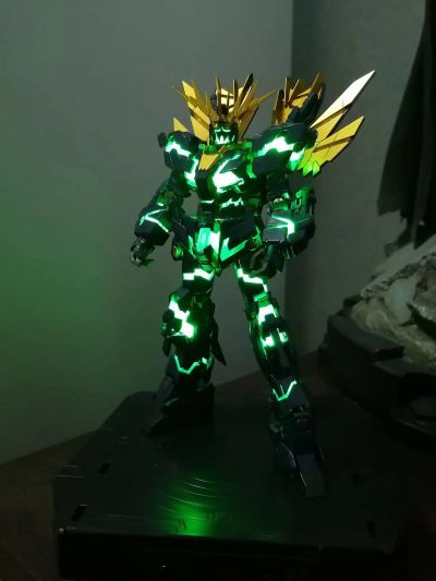 RG 1/144 高达基地专属商品 RX-0 独角兽高达二号机报丧女妖·命运女神（毁灭模式） （发光固态塑像）