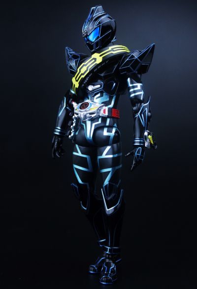 S.H.Figuarts 剧场版 假面骑士驰骑: SURPRISE FUTURE 假面骑士影驰骑   次世代型